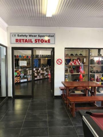 Vm Truck Stop - Shell Estcourt Bagian luar foto